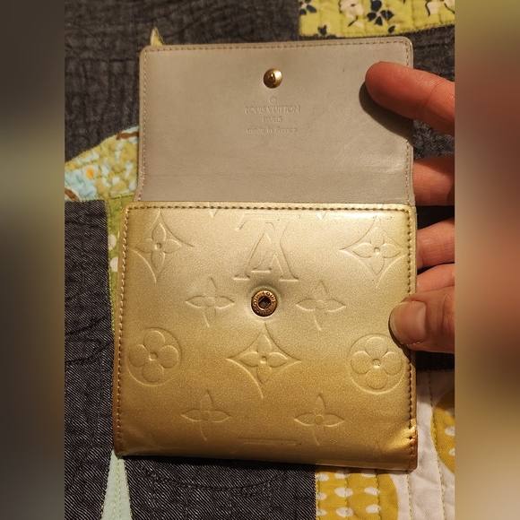 Louis Vuitton Vernis Monogram Trifold Wallet - Picture 4 of 14